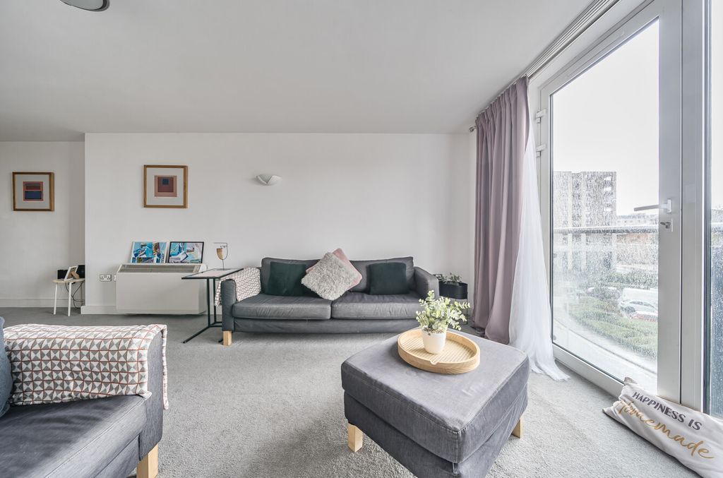 Property photo 2 of 14 1344923-3-68Af2c6...