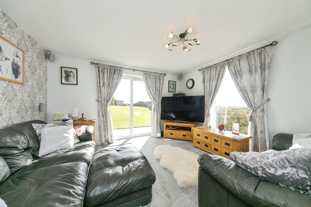 Property photo 2 of 39 Pbox-Img.Jpg