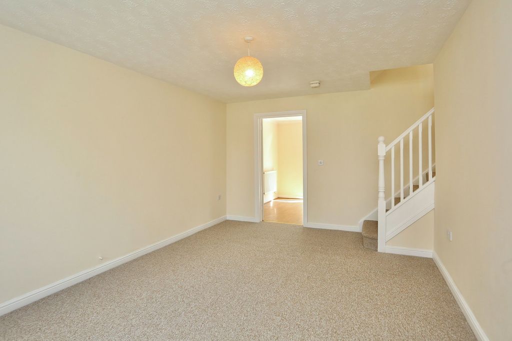 Property photo 2 of 23