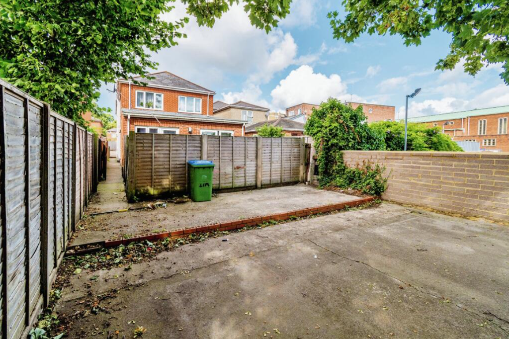 Property photo 1 of 19 Garden
