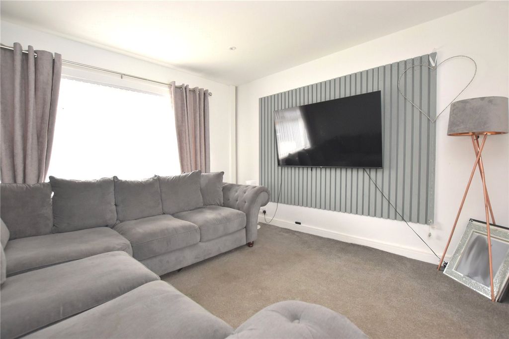 Property photo 3 of 15 Picture No. 07