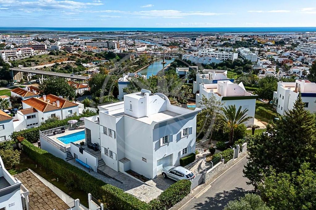 Property photo 1 of 30