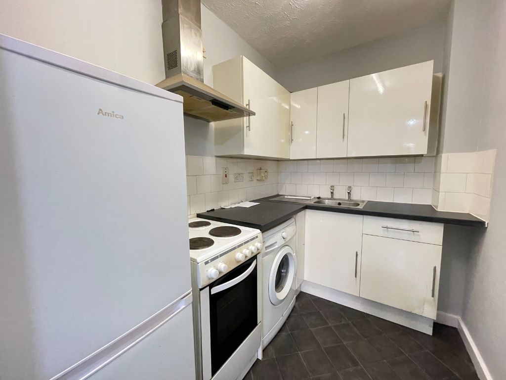 Property photo 3 of 10 3636953
