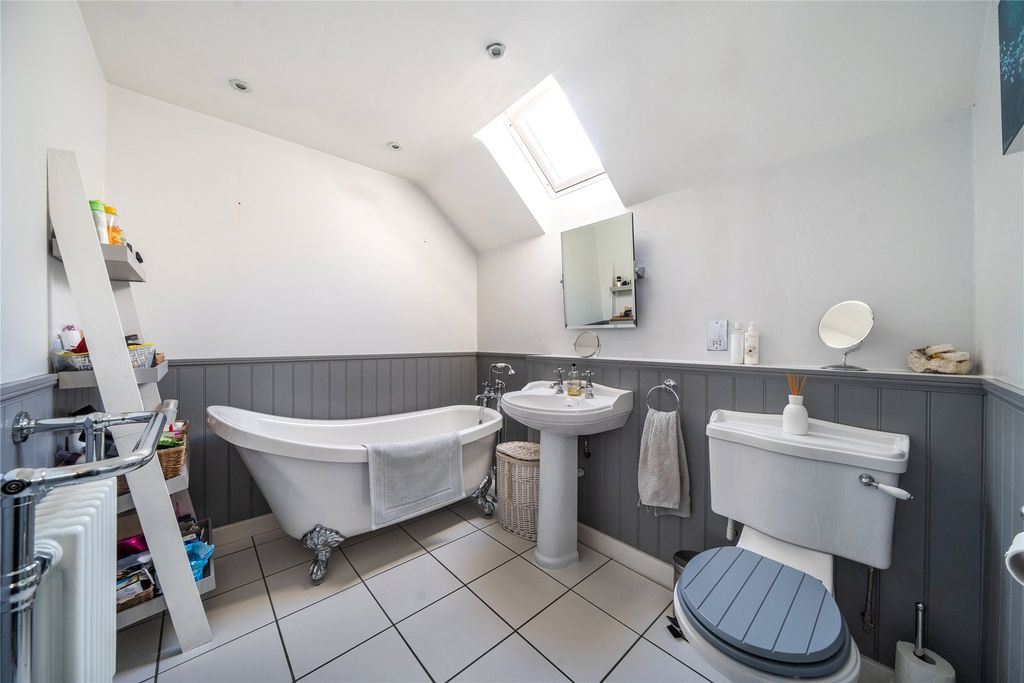 Property photo 3 of 18 Picture No. 15