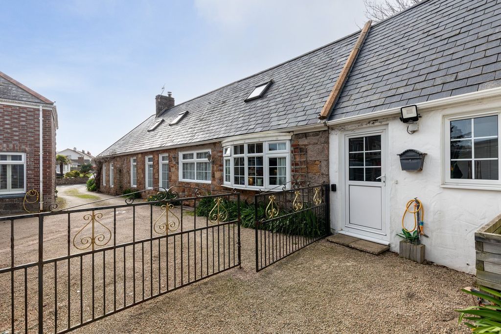 Property photo 3 of 33