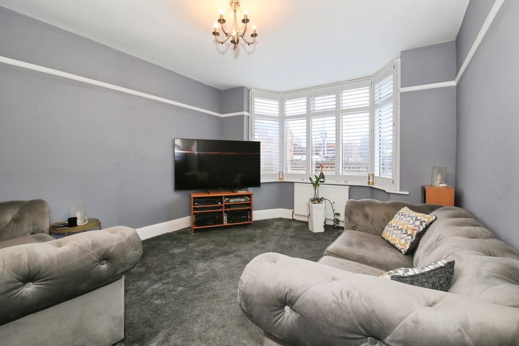 Property photo 3 of 19 Pbox-Img.Jpg