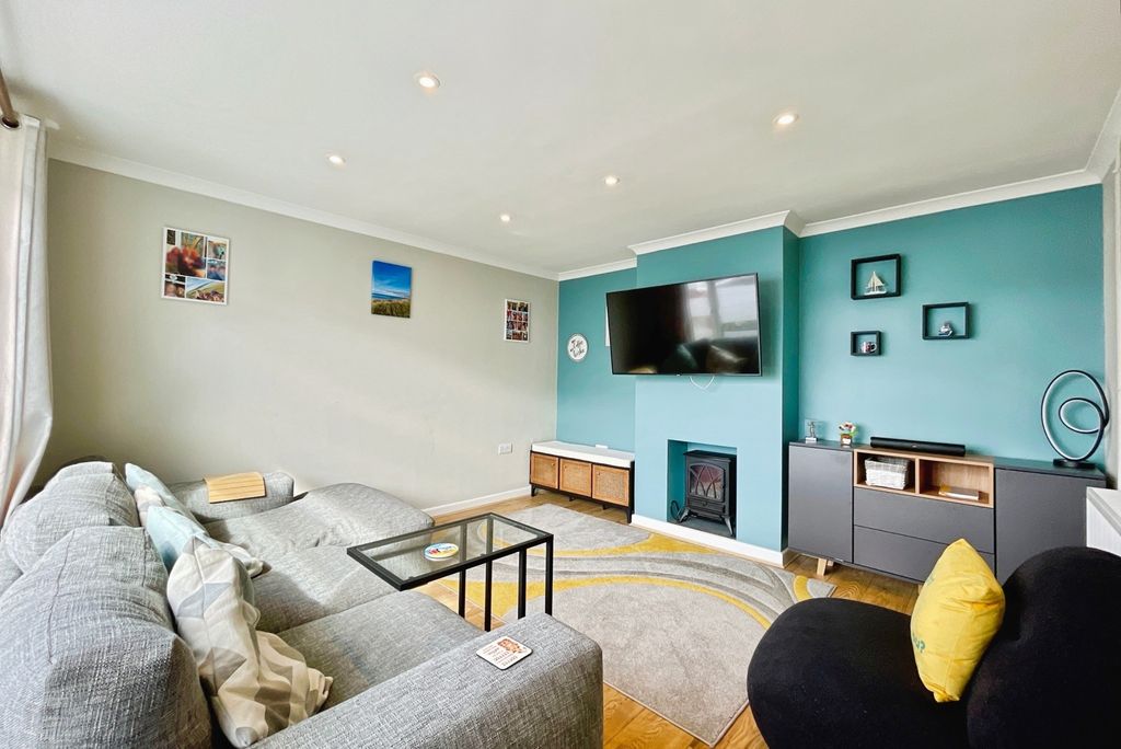 Property photo 2 of 19 Pbox-Img.Jpg