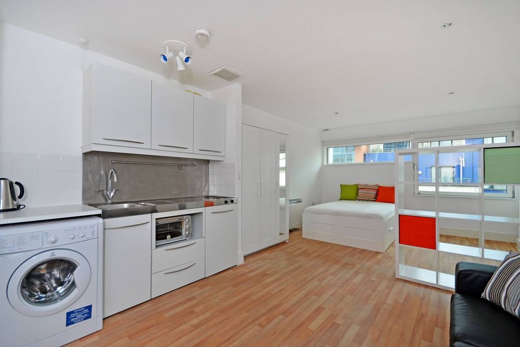 Property photo 2 of 5