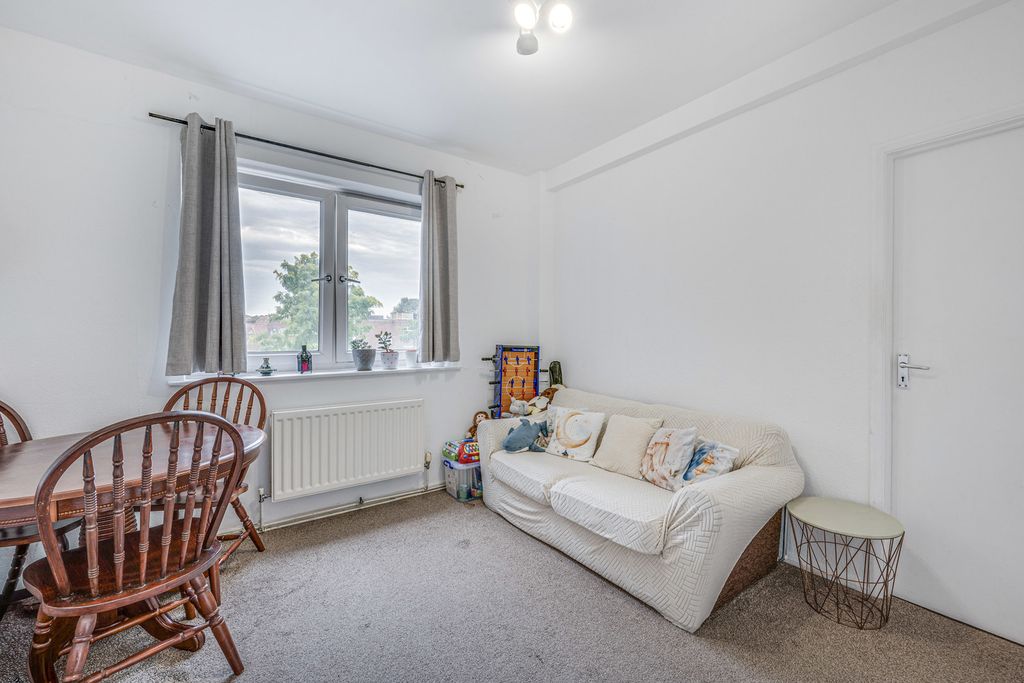 Property photo 3 of 8 Reception Room