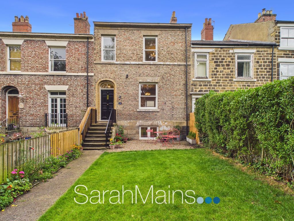 Property photo 1 of 18 External
