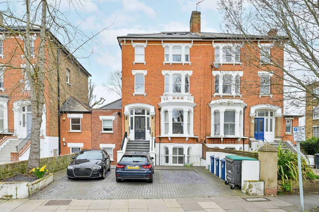 Property photo 1 of 11