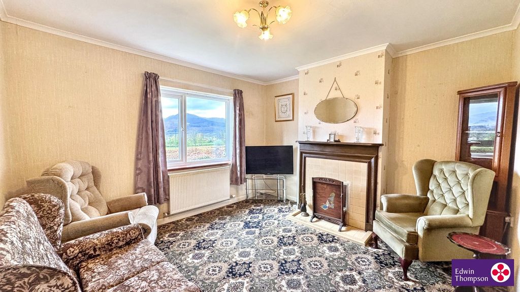 Property photo 3 of 27