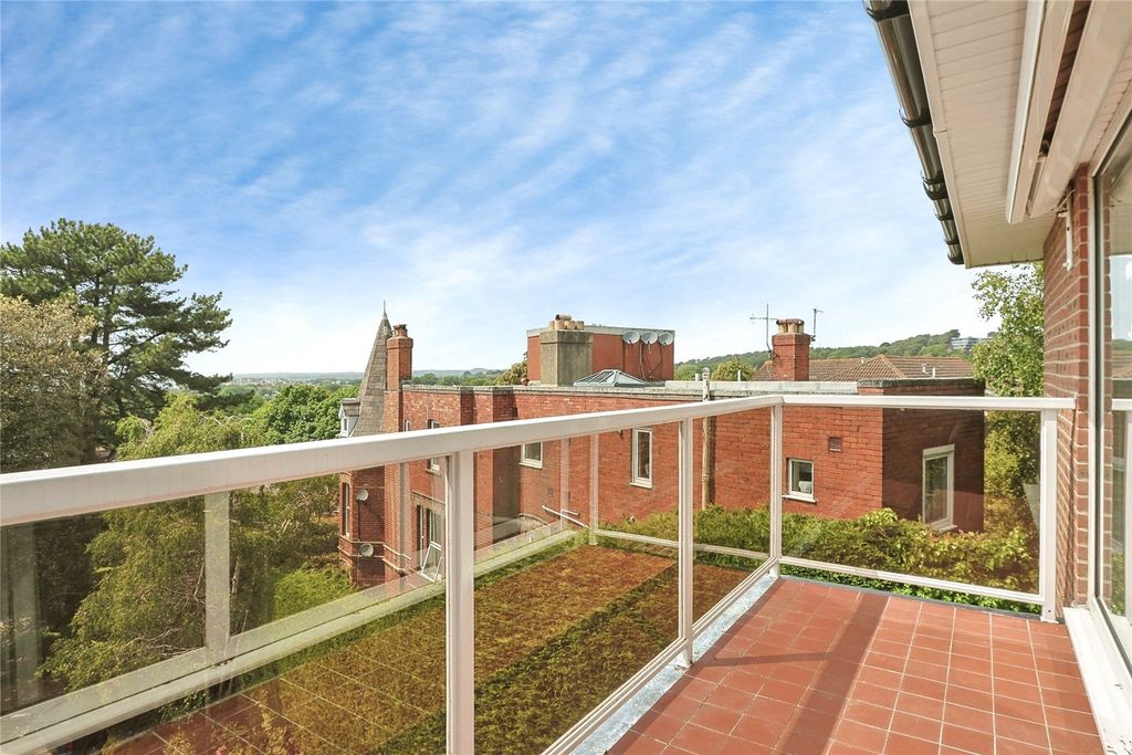Property photo 2 of 20 Balcony