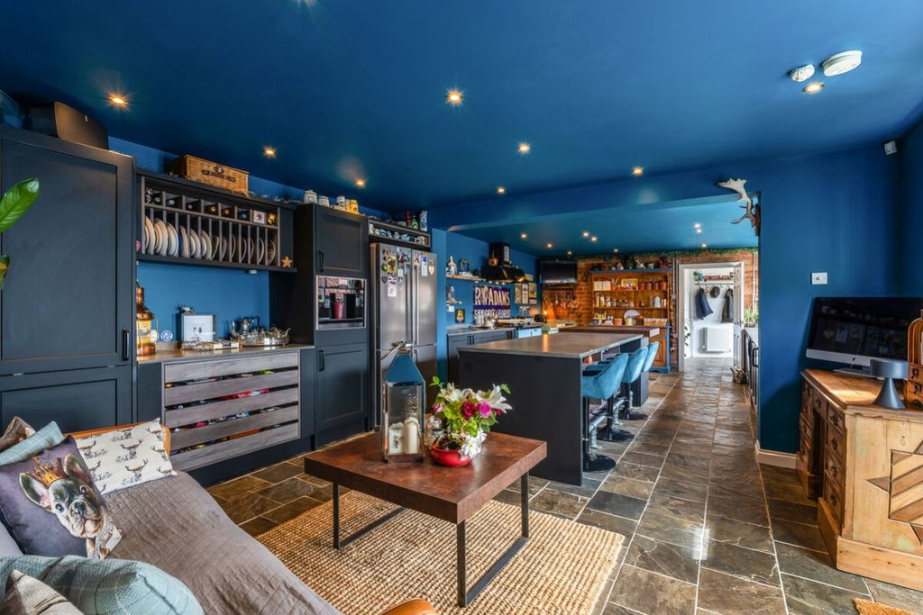 Property photo 3 of 32 Hive 2024-08-06 Woolly Brick Barn, Church Lane, No