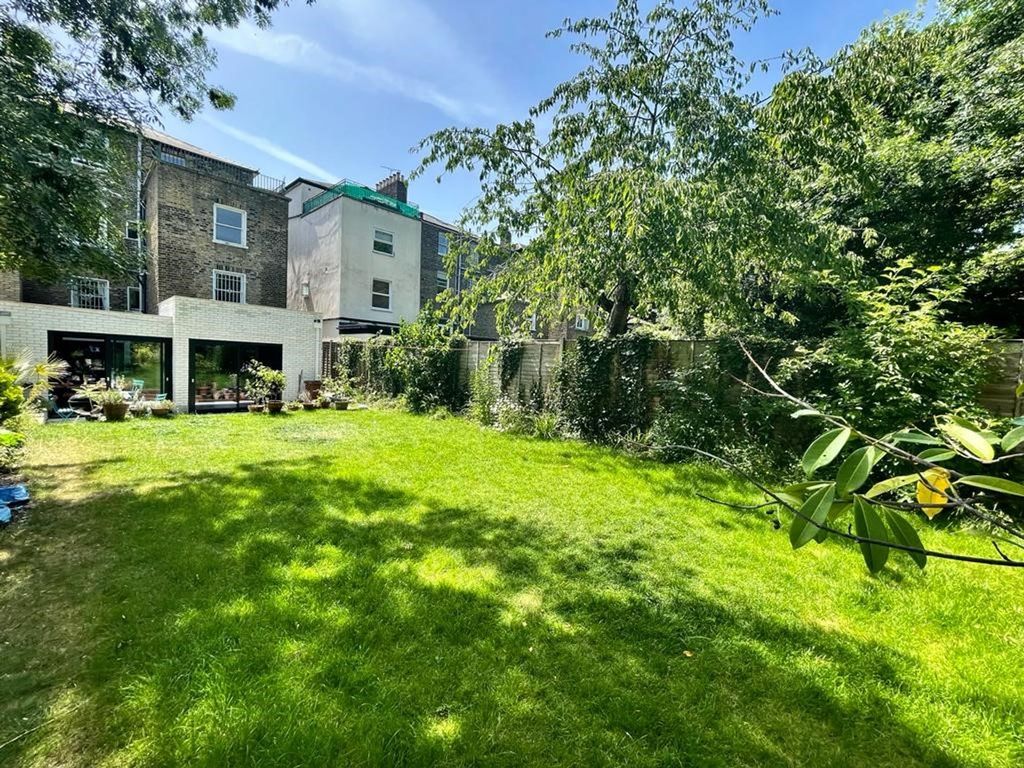 Property photo 3 of 12