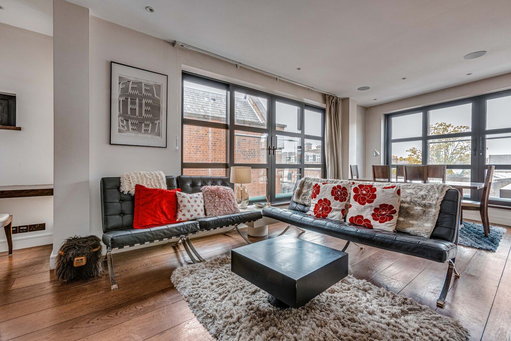 Property photo 2 of 9