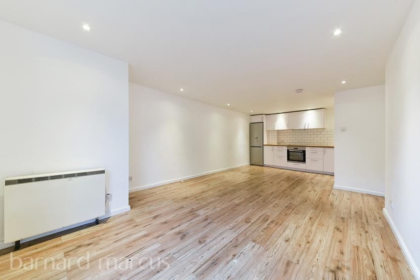 Property photo 1 of 6 Living Room