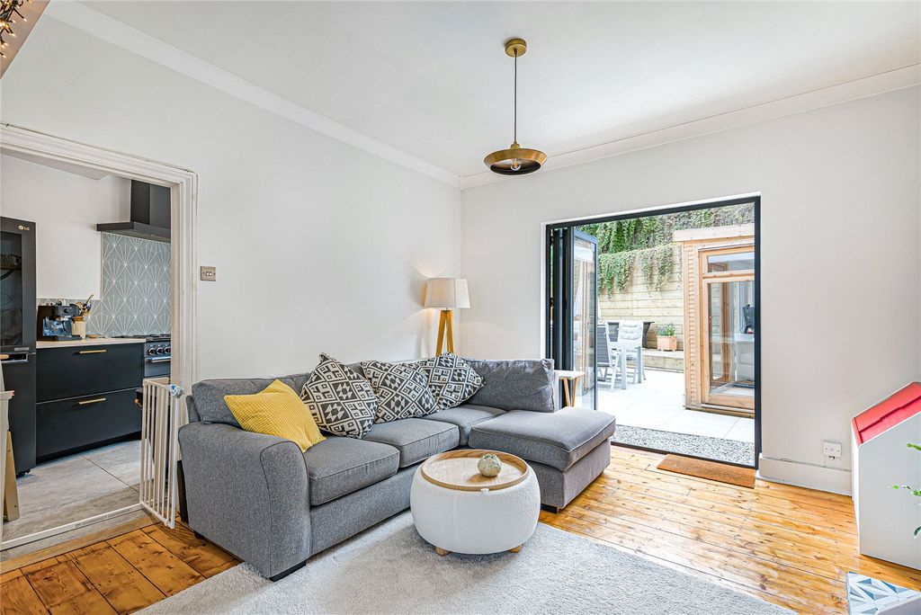 Property photo 3 of 24 Picture 3