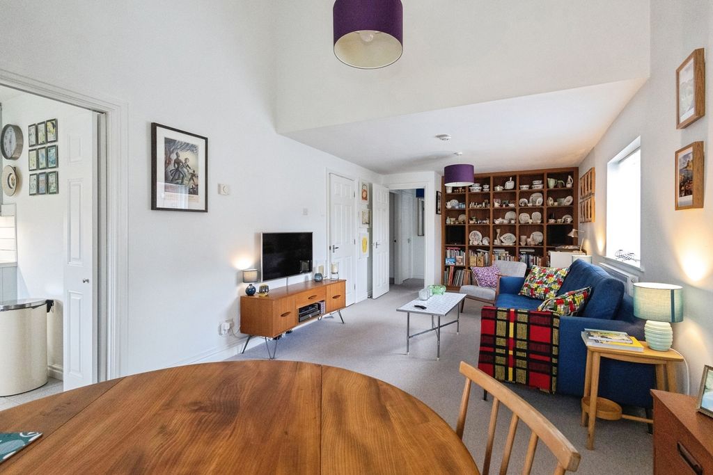 Property photo 2 of 20 Pbox-Img.Jpg