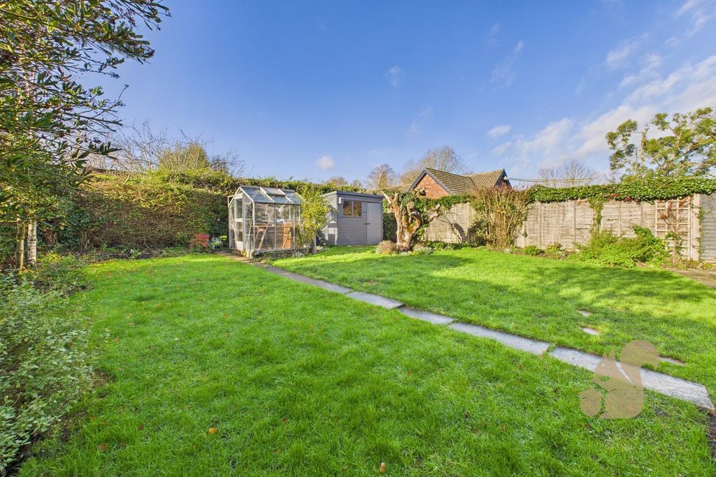 Property photo 3 of 18 Garden