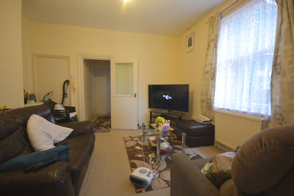 Property photo 2 of 7 Gallery