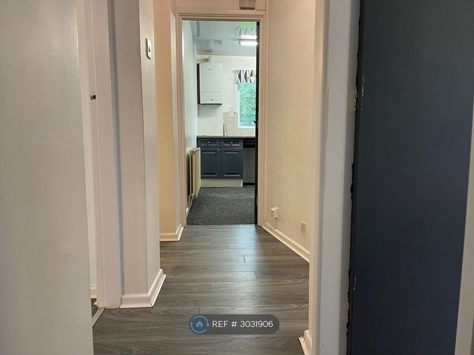 Property photo 3 of 20 Hallway