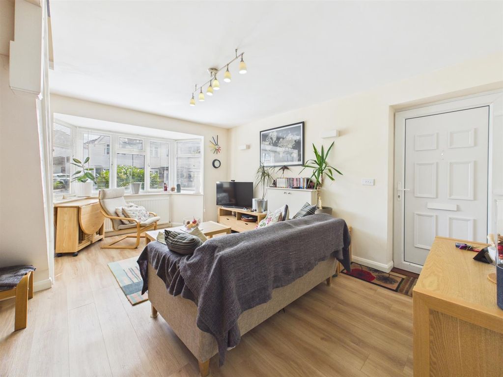 Property photo 2 of 10 Cam05080G0-Pr0334-Still010.Jpg