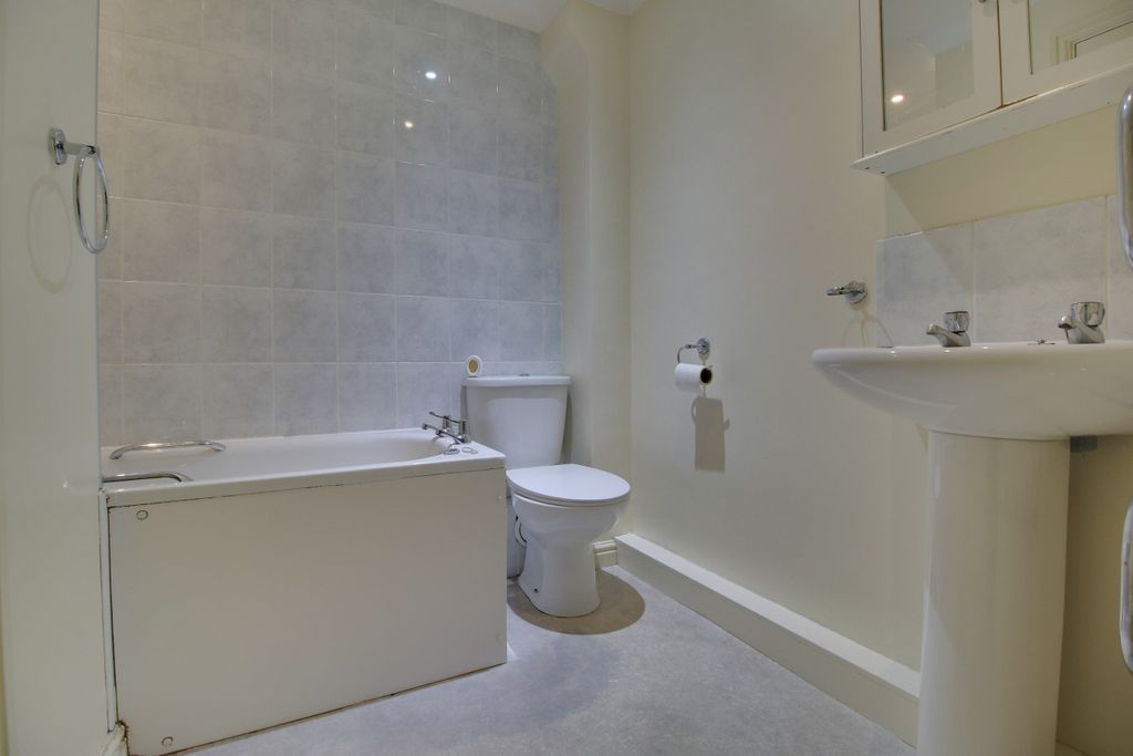 Property photo 3 of 5