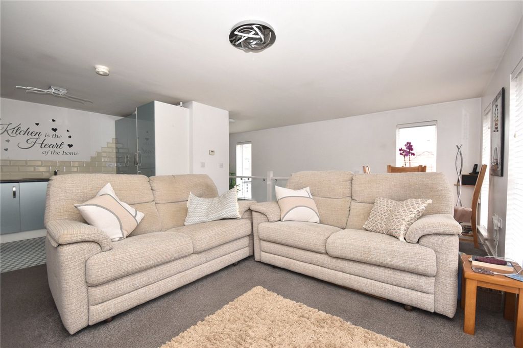 Property photo 2 of 11 Picture No. 02