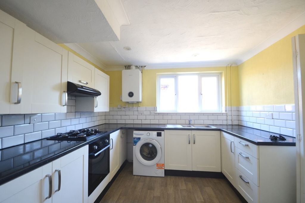 Property photo 2 of 11 Portland Kitchen