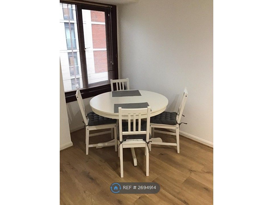 Property photo 1 of 11 Living Room1