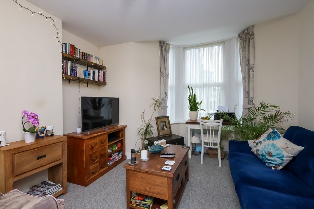 Property photo 2 of 14