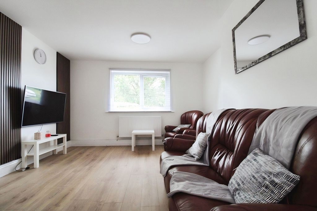 Property photo 2 of 7 Pbox-Img.Jpg