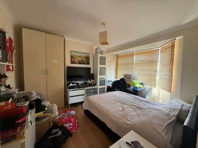 Property photo 3 of 12 Bed3