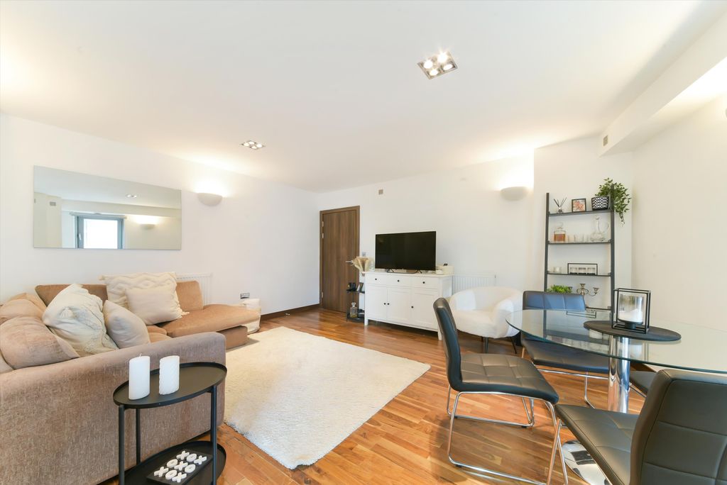 Property photo 2 of 12 Image