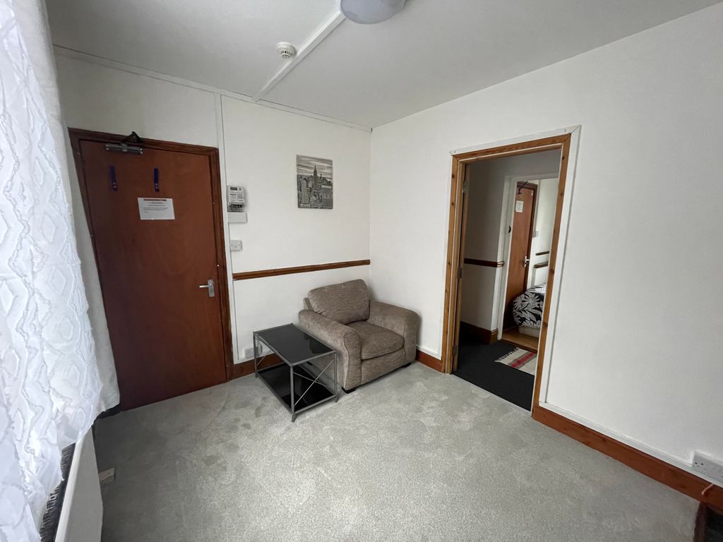 Property photo 3 of 4