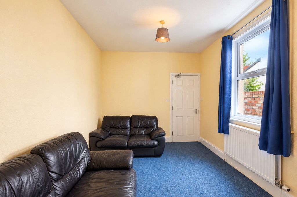Property photo 2 of 10 Picture No. 33