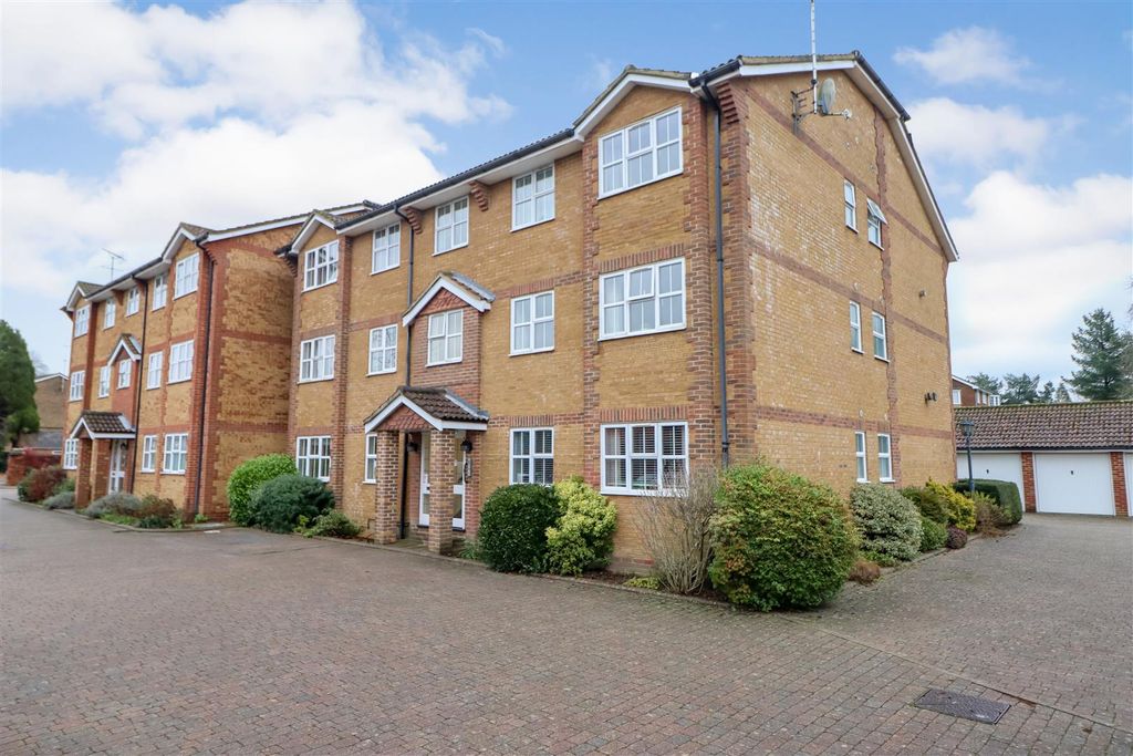 Property photo 1 of 18