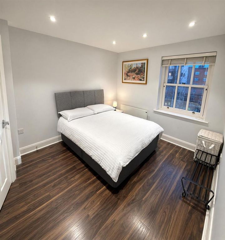 Property photo 2 of 9 Bedroom.Jpeg