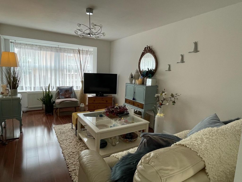 Property photo 3 of 28 Living Room