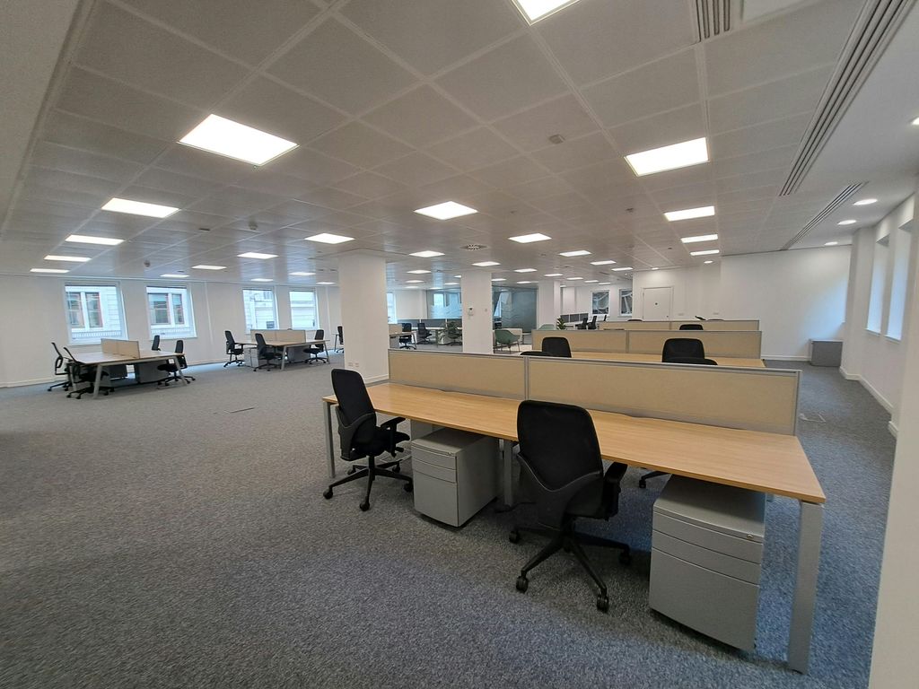 Property photo 3 of 5 3 80 Leadenhall  Open Plan 2.Jpg