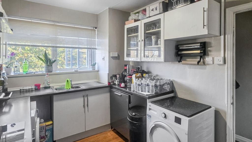 Property photo 3 of 12 196 Bilsby Lodge, Chalklands, Wembley, Middlesex, Ha9 9Dy
