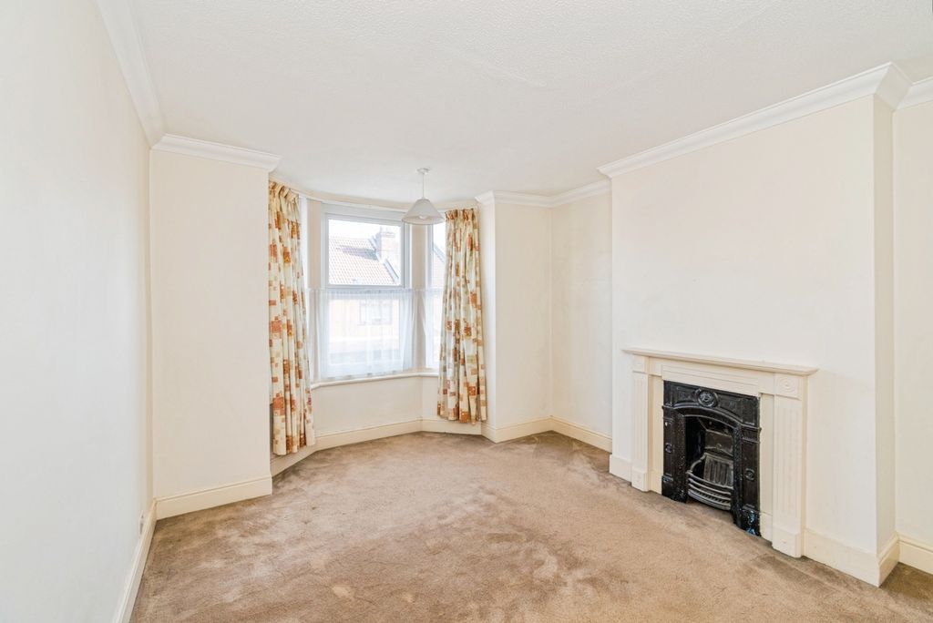 Property photo 3 of 15 Pbox-Img.Jpg