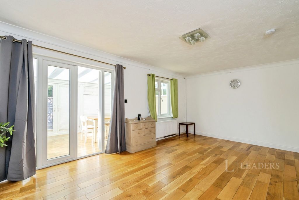 Property photo 3 of 13 Pbox-Img.Jpg