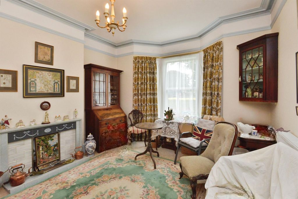 Property photo 3 of 18