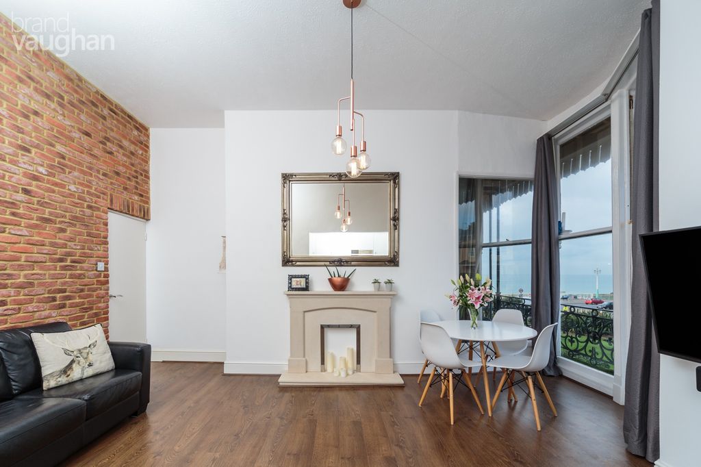 Property photo 1 of 10 Reception