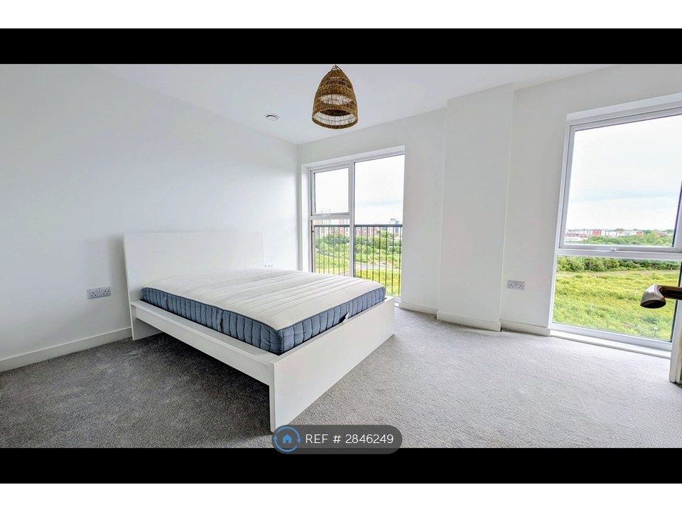 Property photo 1 of 10 Bedroom