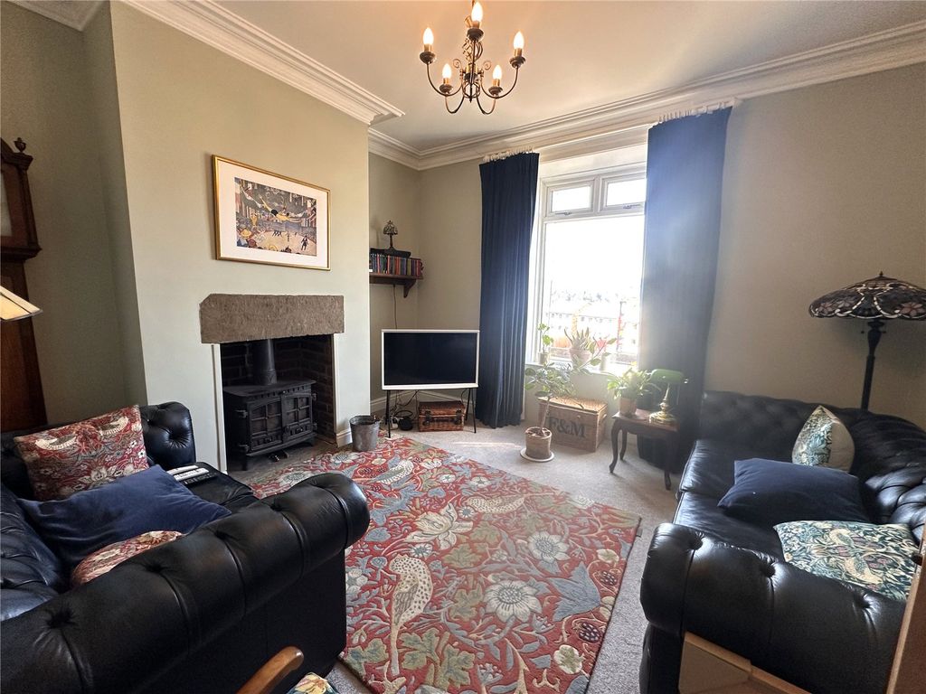 Property photo 3 of 23 Sitting Room