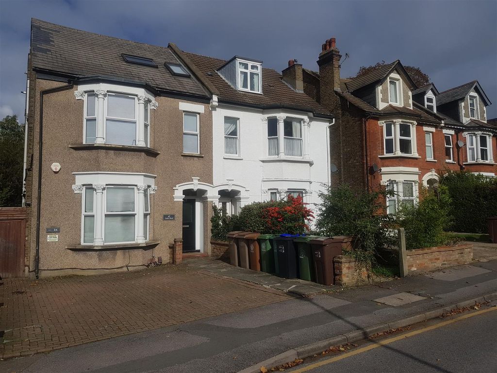 Property photo 1 of 4 Flat 4, 67 Cedar Road Outside.Jpg