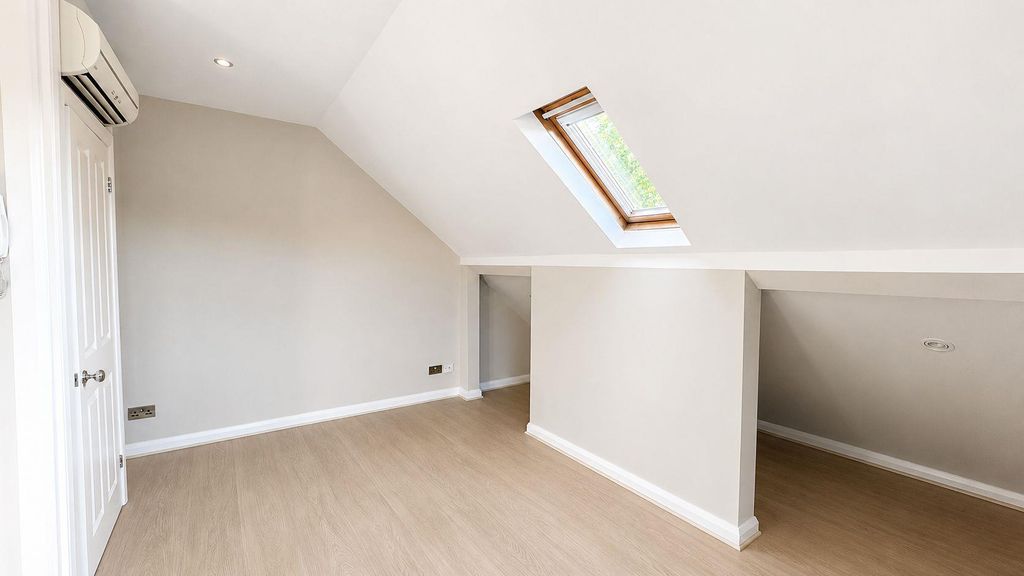Property photo 1 of 5 2